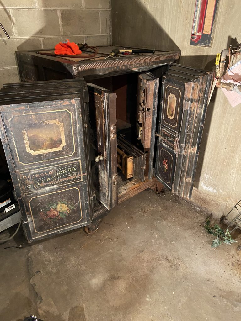 old antique safe locksmith